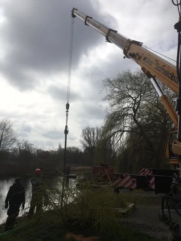 Gewaesserbau hubarbeiten krahn