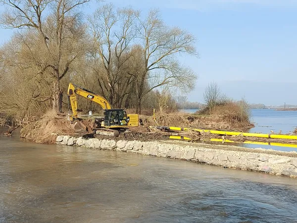 Gewaesserbau uferbefestigung cat 320