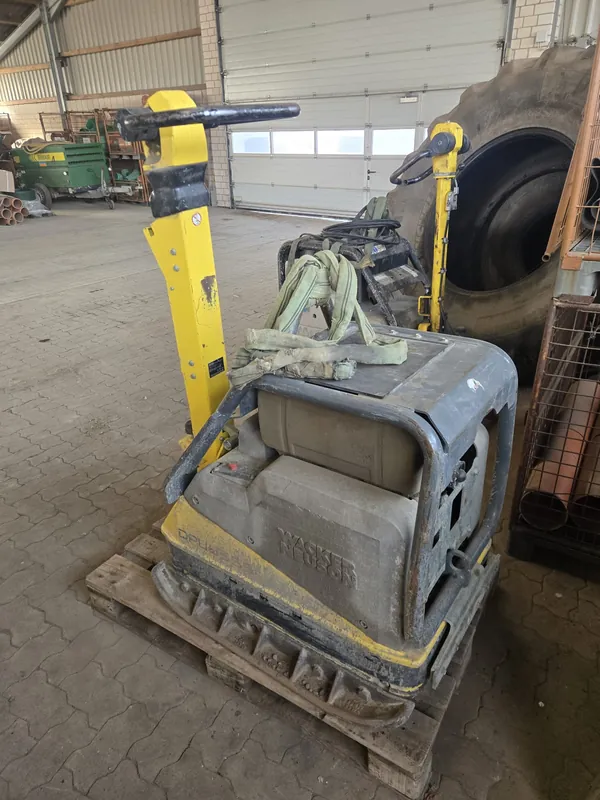 Kleingeraete wacker ruettelplatte