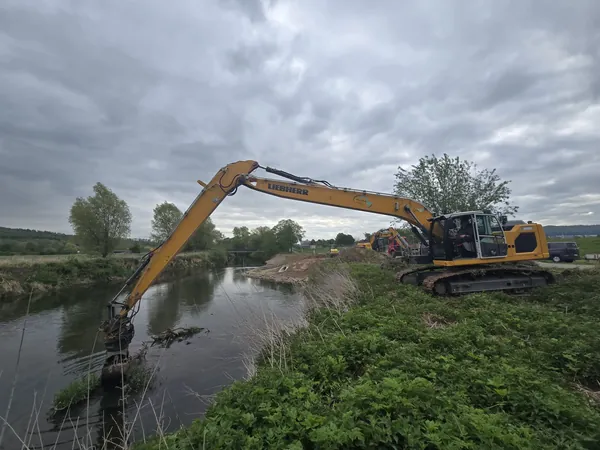 Liebherr 922 gewaesserbau